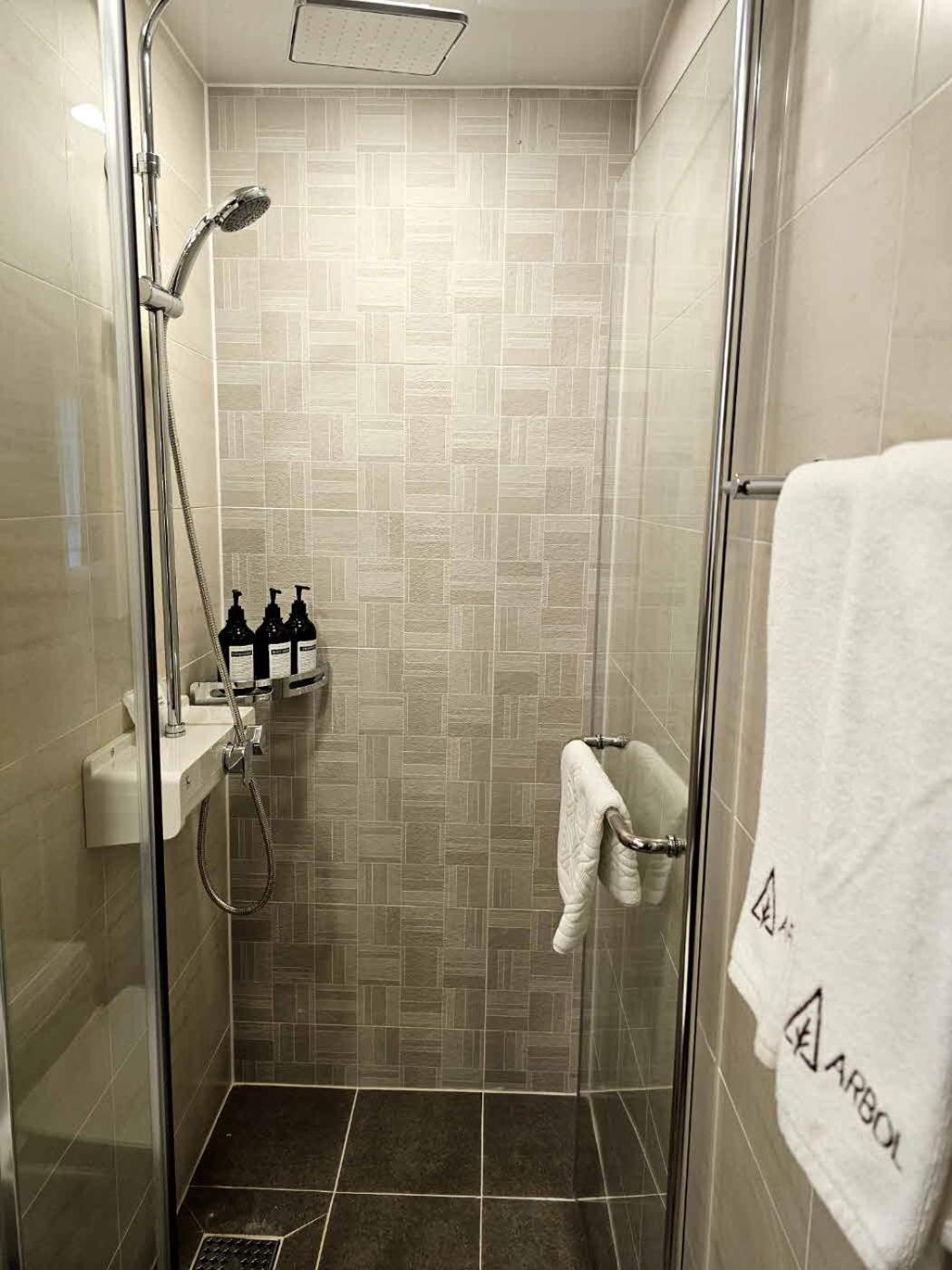 Raviens라비앙즈 Hotel Busan Bagian luar foto